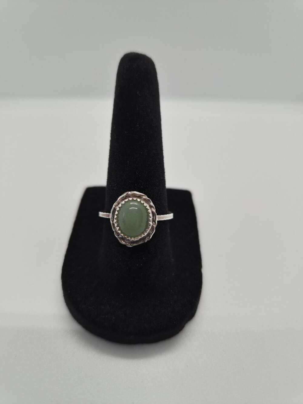 Sterling Silver 925 Jade Ring Oval Green Vintage Size 7.5